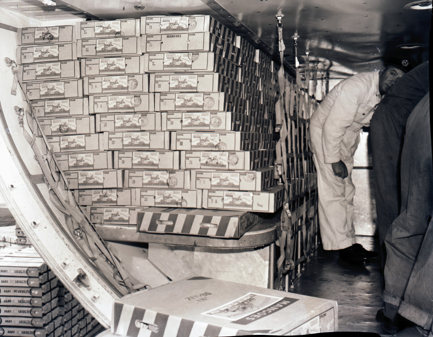 SAA Boeing 707 ZS-CKC 'Johannesburg'. Loading Cargo Of South African ...