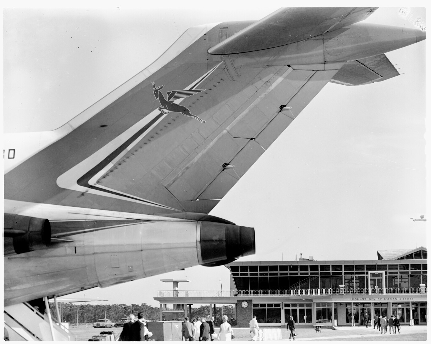 East London, 1970. Ben Schoeman Airport. SAA Boeing 727 ZS-SBD 'Oranje ...