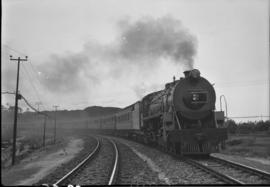 Cape Town. SAR Class 15CA taking the avoiding line at Woltemade station. (Frank Holland Collection)