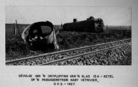 Vet River, 1927. Debris and wreck of SAR Class 15A after boiler explosion.