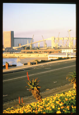 East London, June 1986. Ebuffalo Harbour viewed from city centre. [Z Crafford]