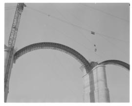 Bethulie, June 1967. Construction of new road / rail bridge over the Orange River.