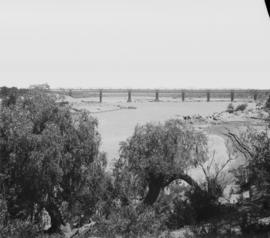 Norvalspont. Railway bridge over the Orange River.
