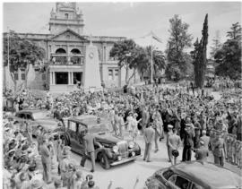 Umtata, 5 March 1947. Royal family at the town hall with cenotaph in front.