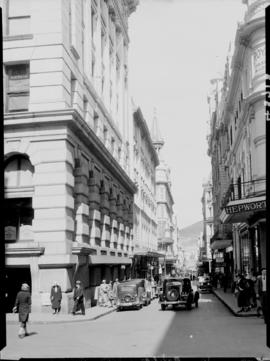 Cape Town, 1935. Street in the central business district.