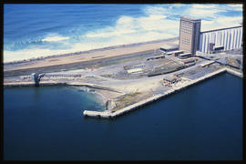 East London, March 1986. Aerial view of grain elevator in Buffalo Harbour. [T Robberts]