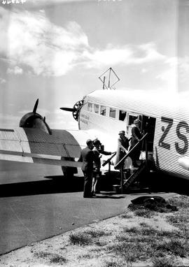 Johannesburg, 1935. Rand airport. SAA Junkers Ju-52 ZS-AFC 'Simon van der Stel', passengers board...
