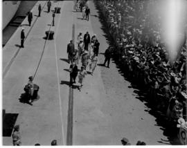 Eastern Cape, 28 February 1947. Queen Elizabeth greeting crowds at the station.
