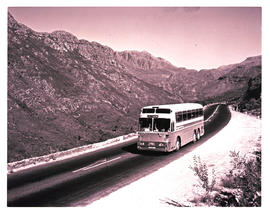 Paarl district, 1978. SAR Silver Eagle bus motor coach No MT68028 in Du Toitskloof Pass.
