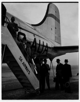 May 1946. Trip to Cape Town with SAA Douglas DC-4 ZS-AUA 'Tafelberg', passengers embarking.
