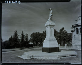 "Kroonstad, 1940. Boer War memorial."