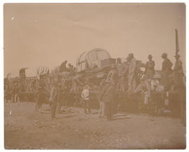 Circa 1900. Anglo-Boer War. 'Laden van oefenwaens'.