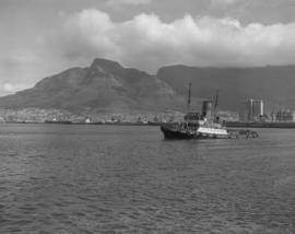 Cape Town, 1963. Tug 'TH Watermeyer' in Table Bay Harbour.