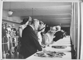 Kimberley, 18 April 1947. Royal family admiring jewellery at De Beers.