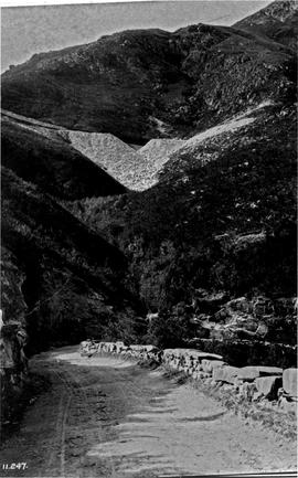 George district, circa 1911. Tiger Kloof in Montagu pass under construction.