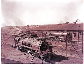 Kimberley, 1943. SAR Class 16E No 859 with SAR Class 23 in the background.