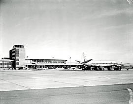 Bloemfontein, 1964. JBM Hertzog airport. Vickers Viscount ZS-CDU 'Bosbok'. (See C6041)