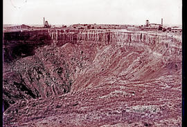 "Kimberley, 1924. Wesselton mining pit."