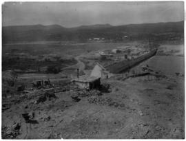 Oudtshoorn district, December 1922. Kammanassie dam under construction.