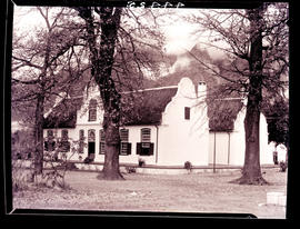 Paarl district, 1936. Rhone farmstead at Groot Drakenstein.
