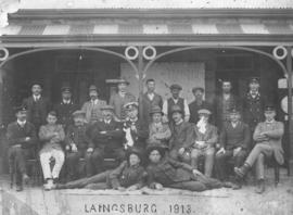 Laingsburg, 1913. Staff at station.