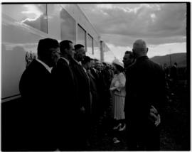 Breede River, 19 April 1947. Royal family thanking the train staff.