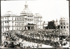 Pretoria, 12 May 1898. Crowd on Church Square at President Paul Kruger's inauguration.
