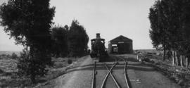 Goudiniweg, 1895. Cape 6th Class next to locomotive shed. (EH Short)