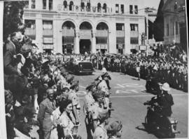 Johannesburg, 1 April 1947. Royal drive through city.