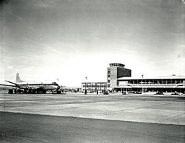 Bloemfontein, 1964. JBM Hertzog airport. Vickers Viscount ZS-CDU 'Bosbok'. (See C6039)