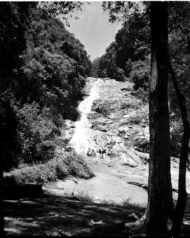 Tzaneen district, 1942. Debengeni falls.