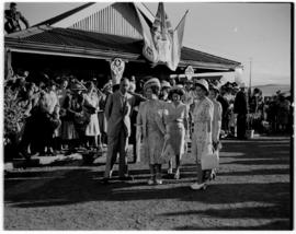 Frere, 17 March 1947. Royal family with Prime Minister JC Smuts greet the crowd at the station.