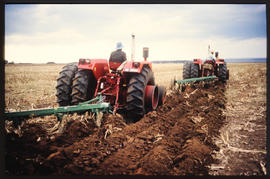 Middelburg Transvaal, April 1978. Ploughing of field. [Jan Hoek]