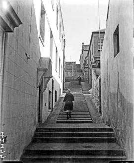 Port Elizabeth, 1934. Staircase leading from Main Street to Donkin Reserve.