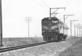Johannesburg, November 1976. High speed test train with SAR 6E1 Srs 4 No E1525 suitably modified ...