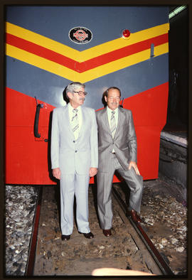 Minister Hendrik Schoeman and General Manager Bart Grove at Metroblitz train.