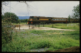 Komatipoort, 1986. SAR Class 37-000 No 37-052 with test train.