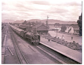 "Wellington, 1952. SAR Class 15F with Blue Train in station."