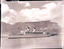 Cape Town, 1936. Mailboat departing from Table Bay harbour.
