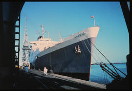 Port Elizabeth, January 1972. 'Windsor Castle' berthed in Port Elizabeth Harbour. [S Mathyssen]