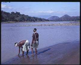 Zululand, 1961. Women at the Tugela River.