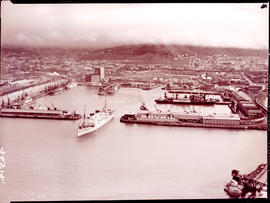 Cape Town, 1935. Departure of mailboat from Table Bay Harbour.