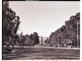 "Aliwal North, 1938. Somerset Street with war memorial in the distance."