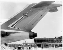 East London, 1970. Ben Schoeman airport. SAA Boeing 727 ZS-SBD 'Oranje'.