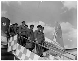 28 March 1967. SAA Douglas DC-7B ZS-DKF 'Goede Hoop' arirving from Australia with the crew on sta...
