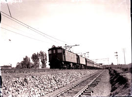 Estcourt, 1937. SAR Class 1E with passenger train.