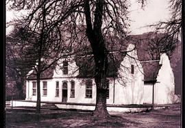 Paarl district, 1934. Rhone farmhouse at Groot Drakenstein.