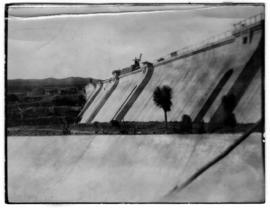 Oudtshoorn district, December 1923. Kammanassie dam under construction.