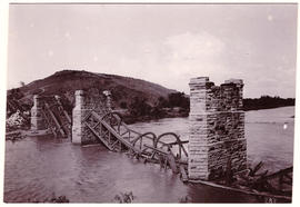 Circa 1900. Anglo-Boer War. Colenso bridge, Fort Wylie in background.
