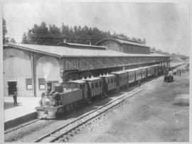Johannesburg, 1900. NZASM 46 Tonner No 200 'Wetenschap' at Park station.